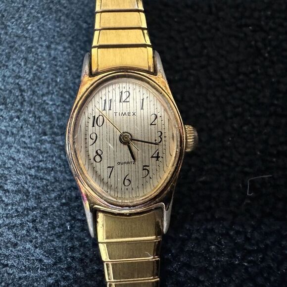 Vintage Timex N Cell Oval Watch Gold Womens Minimalist Classic Analog Timepiece main image 4